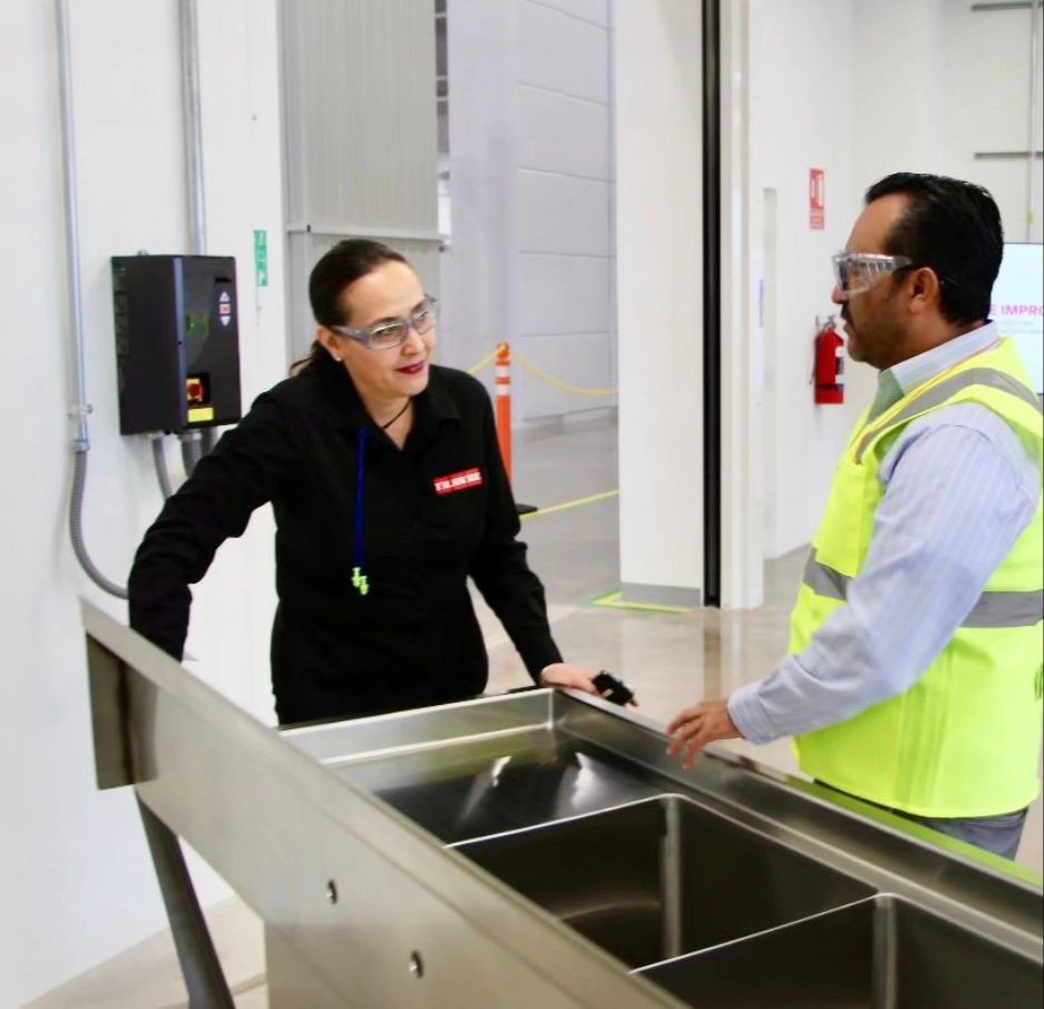 
    
        Reunión de trabajo con la Cámara Suiza y directivos de Franke
    
    