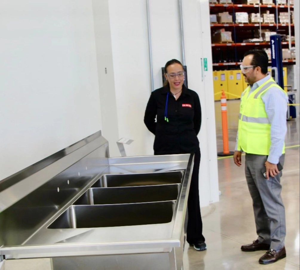 
    
        Reunión de trabajo con la Cámara Suiza y directivos de Franke
    
    