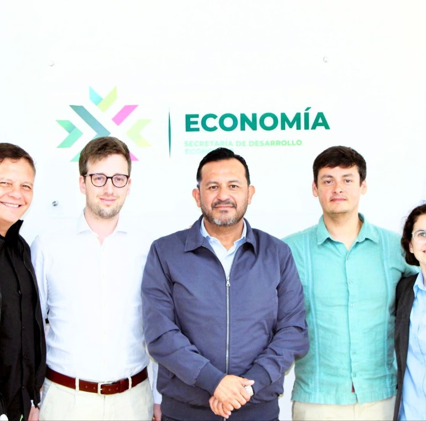 
    
        Reunión de trabajo por la educación y la innovación en San Luis Potosí
    
    