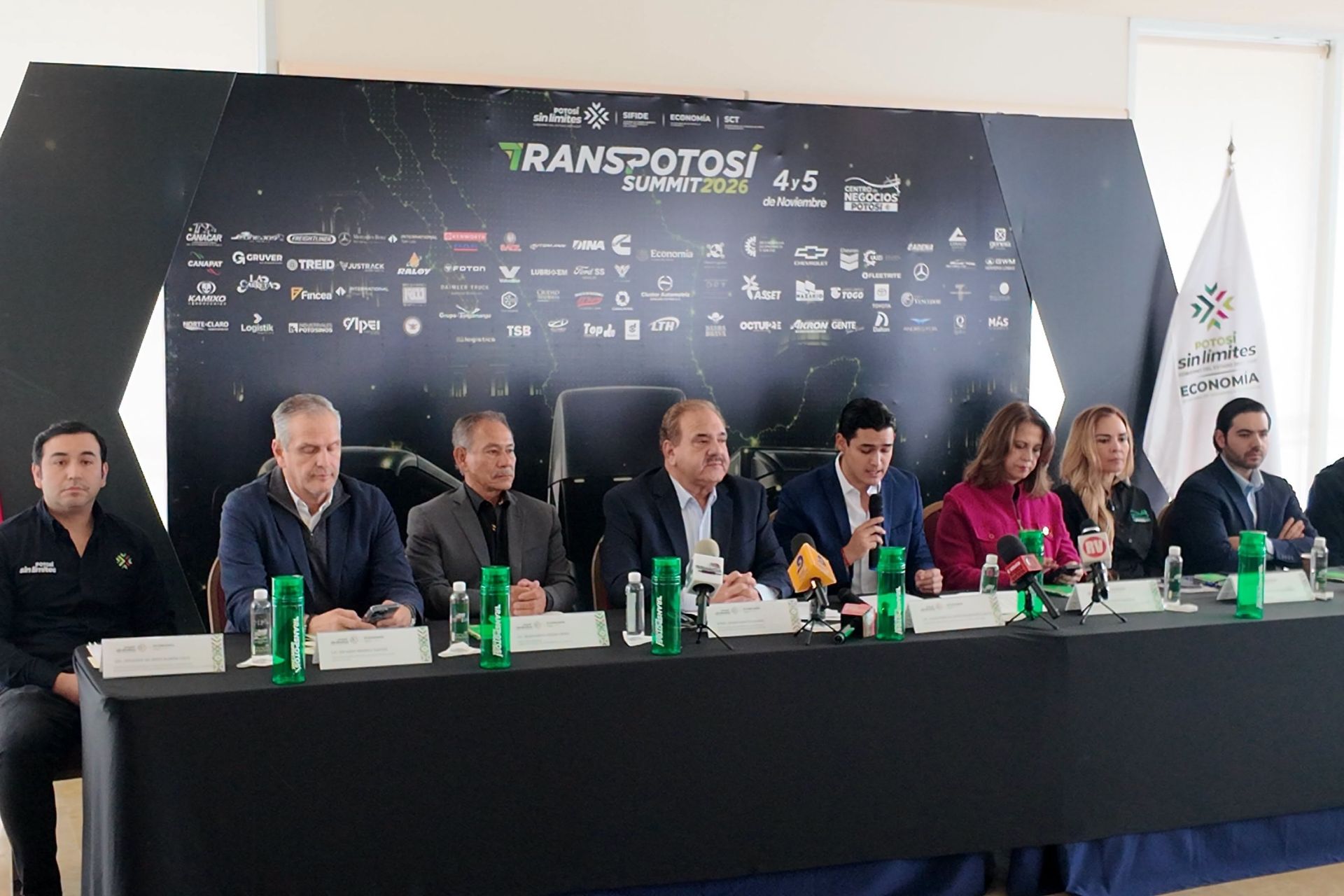 
    
        Rueda de prensa del TransPotosí Summit 2026
    
    