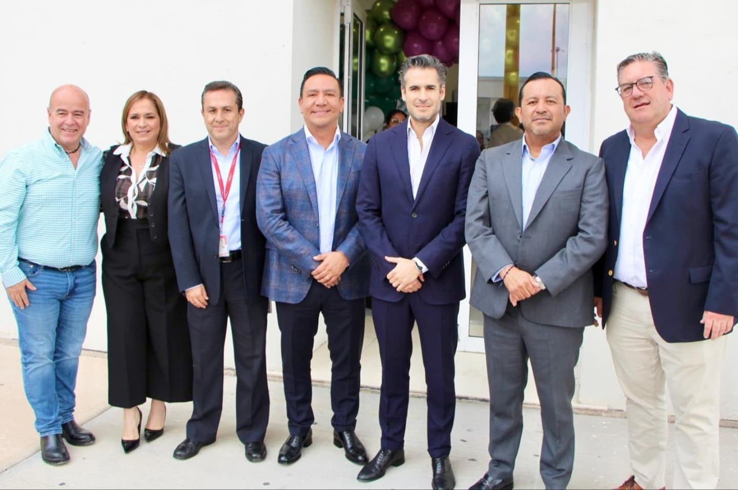 
    
        Nuevas rutas aéreas con Volaris
    
    