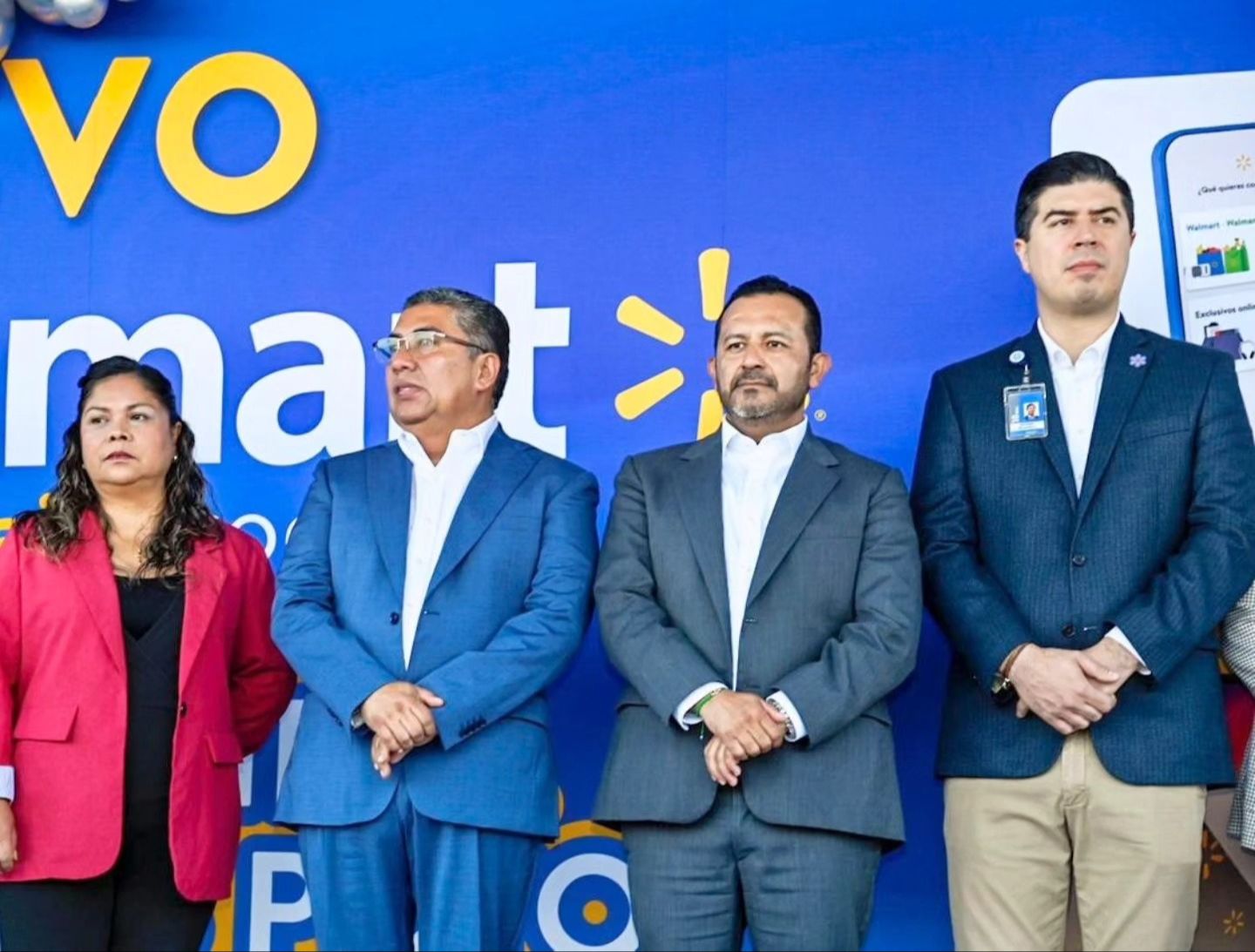 
    
        Inauguración del nuevo Walmart Supercenter Glorieta
    
    