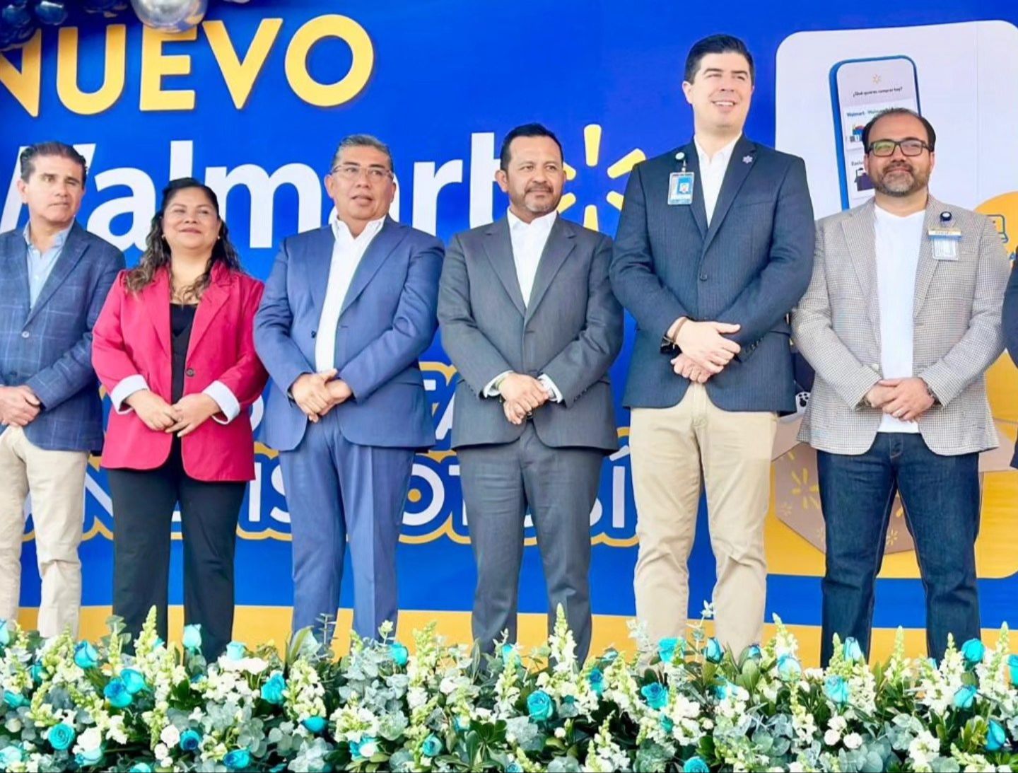 
    
        Inauguración del nuevo Walmart Supercenter Glorieta
    
    