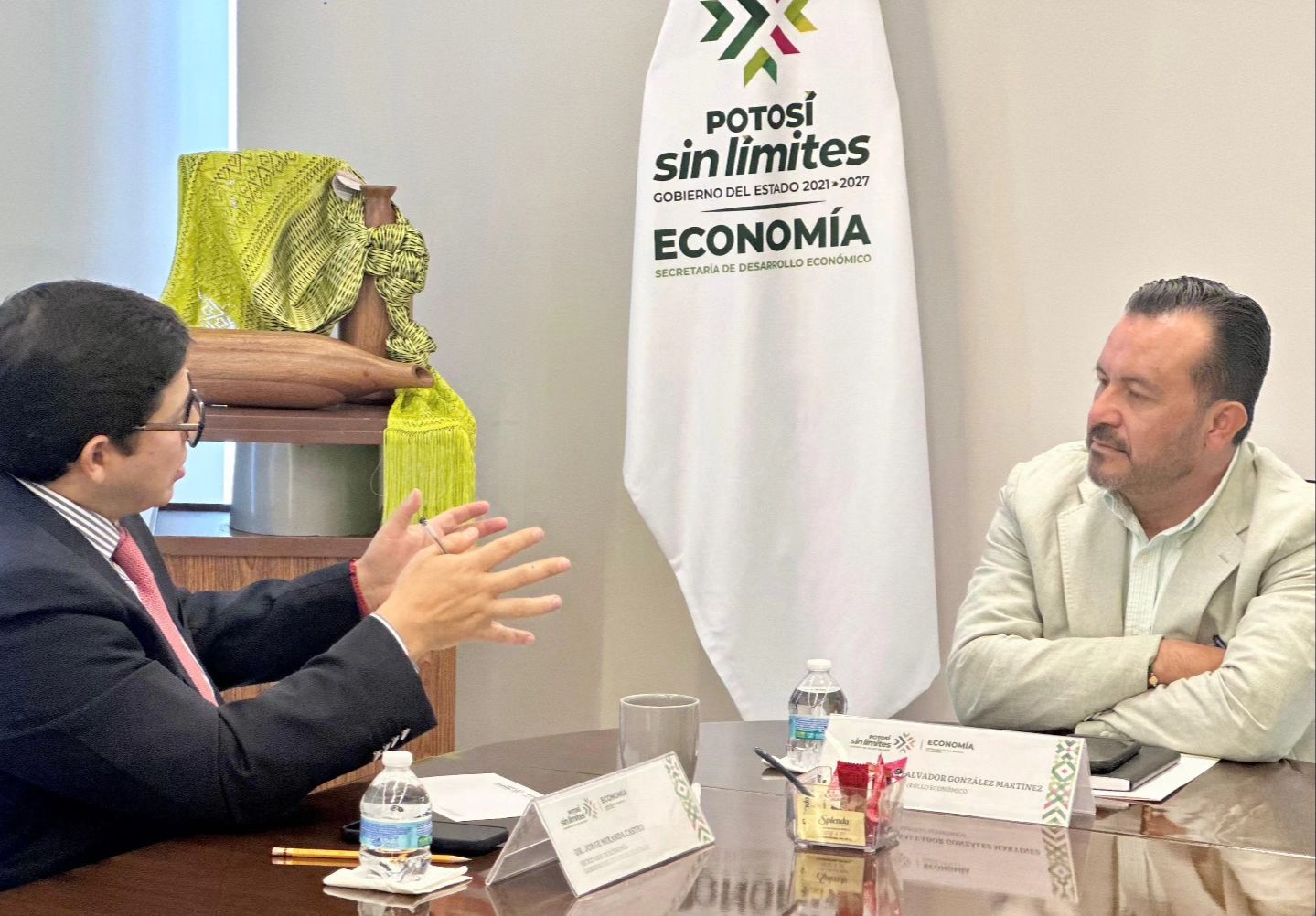 
    
        Reunión con su homólogo de Zacatecas Dr. Jorge Miranda Castro
    
    